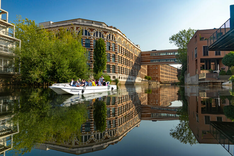 Kanalrundfahrt im Panorama-Boot ab Stadthafen Leipzig